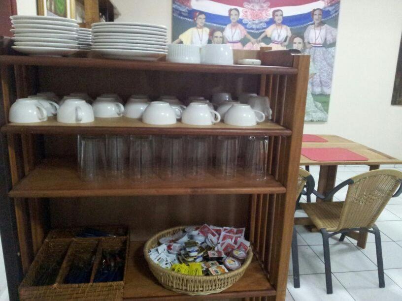 Hostal Casa Suiza Asuncion Bagian luar foto