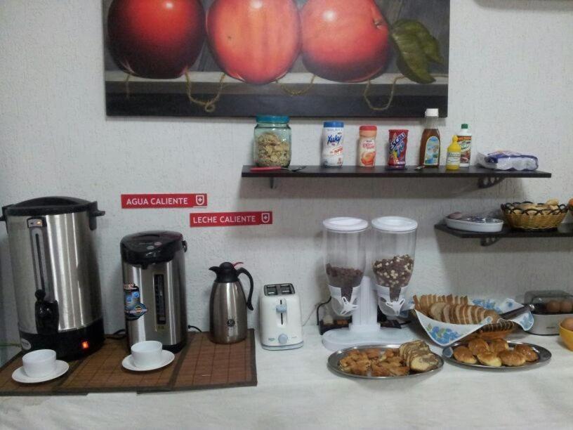 Hostal Casa Suiza Asuncion Bagian luar foto