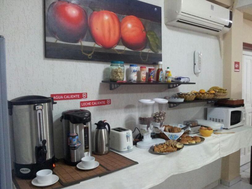 Hostal Casa Suiza Asuncion Bagian luar foto