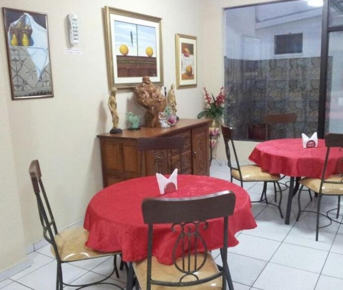 Hostal Casa Suiza Asuncion Bagian luar foto